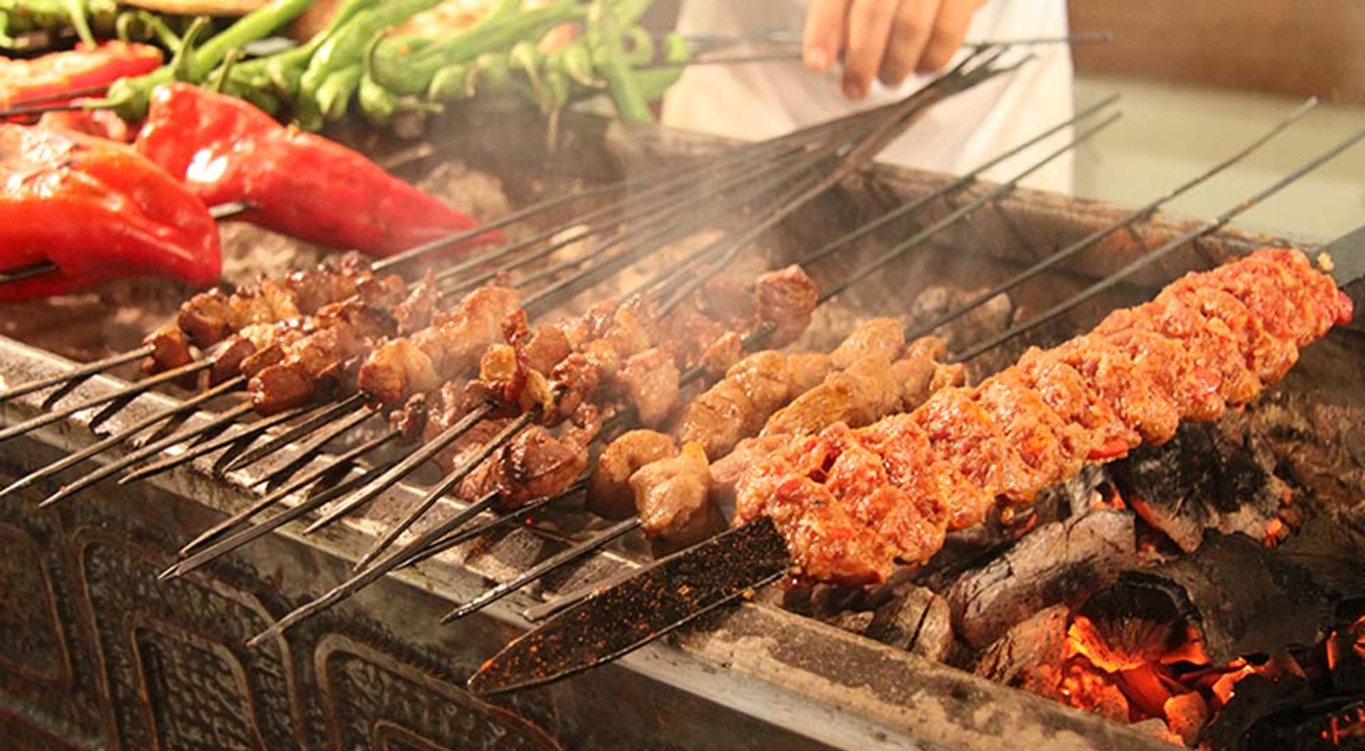 Spezialitäten vom Ocakbaşı-Holzkohlegrill